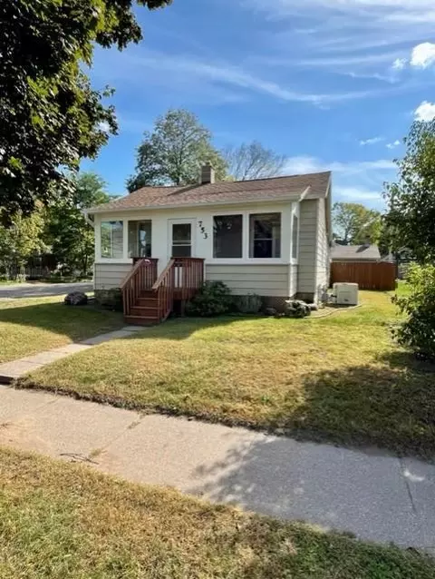 753 W King St, Winona, MN 55987