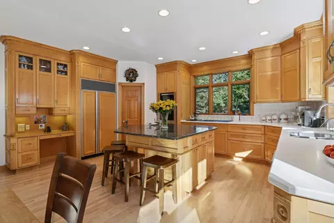 Kitchen - 5455 Timber Trl, Independence, MN 55359 photo 3 of 11