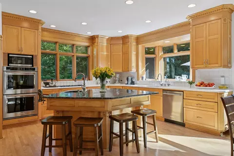 Kitchen - 5455 Timber Trl, Independence, MN 55359 photo 2 of 11