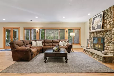 Living - 5455 Timber Trl, Independence, MN 55359 photo 4 of 5