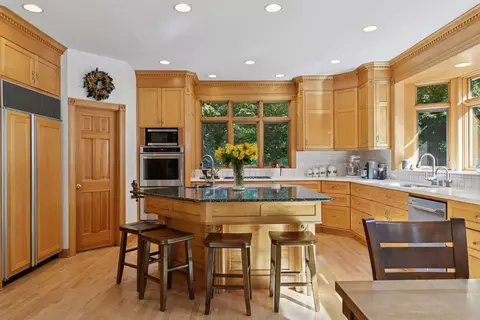Kitchen - 5455 Timber Trl, Independence, MN 55359 photo 4 of 11
