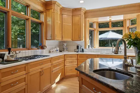 Kitchen - 5455 Timber Trl, Independence, MN 55359 photo 6 of 11