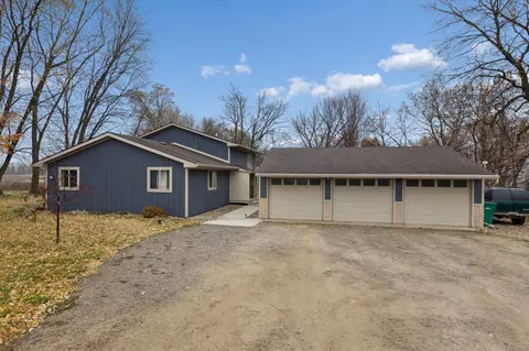 5992 20th St SW, Waverly, MN 55390