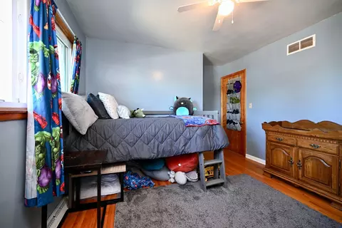 Bedroom - 240 6th St SW, Plainview, MN 55964 photo 5 of 5
