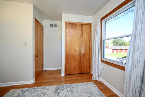 Bedroom - 240 6th St SW, Plainview, MN 55964 photo 4 of 5