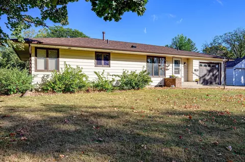 131 S Eagle St, Belle Plaine, MN 56011