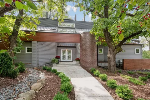 7000 Edgebrook Pl, Eden Prairie, MN 55346