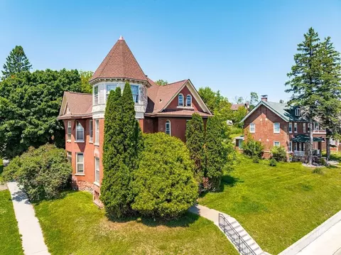 1801 E 4th St, Duluth, MN 55812