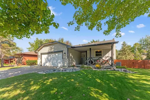 10520 Grant Dr, Eden Prairie, MN 55347