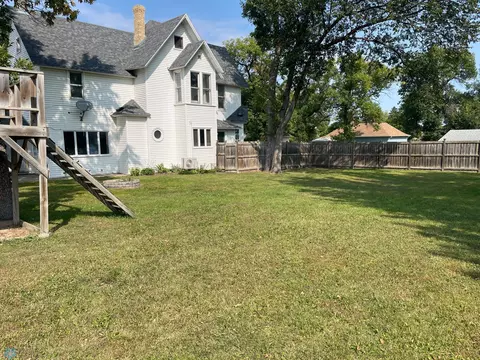 Exterior - 306 Forest St, Lisbon, ND 58054 photo 10 of 10