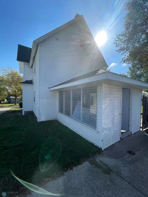 Exterior - 306 Forest St, Lisbon, ND 58054 photo 5 of 10