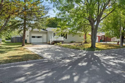 922 4th St S, Wahpeton, ND 58075