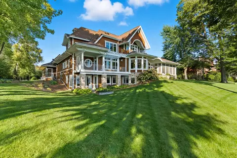 6951 N Shore Trl, Forest Lake, MN 55025