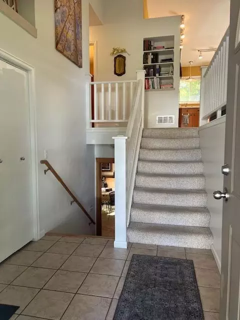 2309 W Hill St, Faribault, MN 55021 photo 2