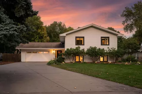 3418 Owasso St, Shoreview, MN 55126