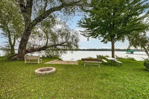 5282 W Lake Beach Ct, Shoreview, MN 55126