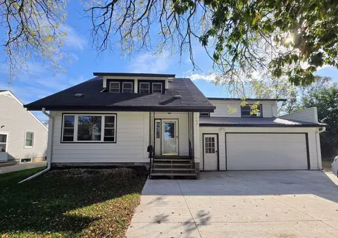 109 5th Ave SE, Pipestone, MN 56164