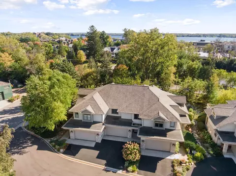 296 Grace Pointe Ct, Wayzata, MN 55391