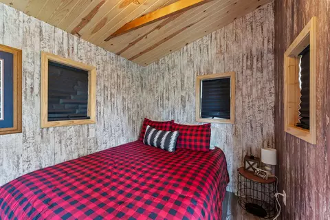 Bedroom - 3810 N Eagle Rd, Willmar, MN 56201 photo 7 of 10
