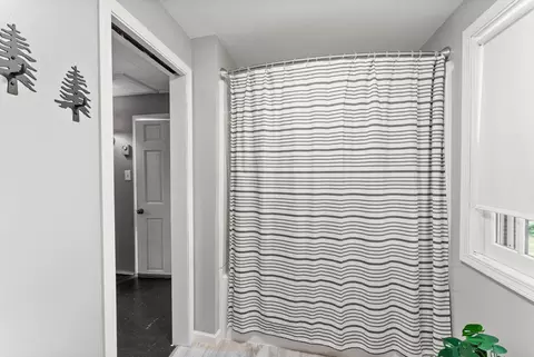 Bath - 3810 N Eagle Rd, Willmar, MN 56201 photo 6 of 8