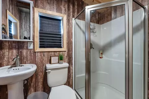 Bath - 3810 N Eagle Rd, Willmar, MN 56201 photo 5 of 8