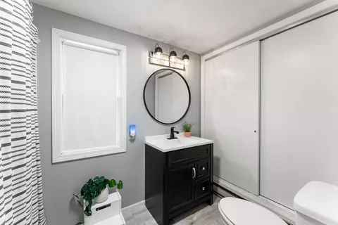Bath - 3810 N Eagle Rd, Willmar, MN 56201 photo 7 of 8