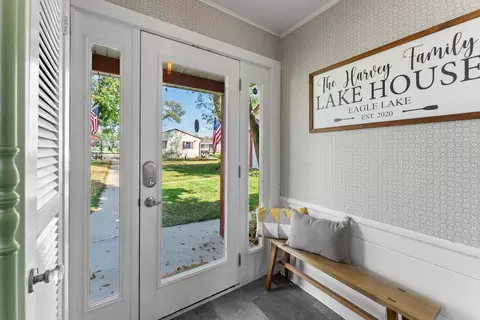 Entry Way - 3810 N Eagle Rd, Willmar, MN 56201 photo 2 of 5