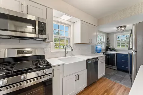 Kitchen - 3810 N Eagle Rd, Willmar, MN 56201 photo 4 of 7