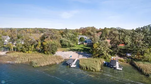 2513 N Long Lake Rd, Detroit Lakes, MN 56501