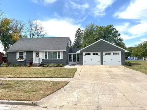 944 S Hampton St, Fairmont, MN 56031