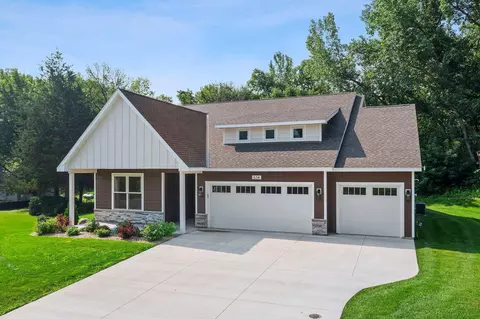 Exterior - 634 E 6th St, Chaska, MN 55318 photo 5 of 11
