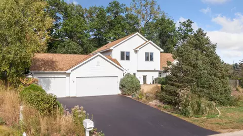 2543 Montana Ave E, Maplewood, MN 55119