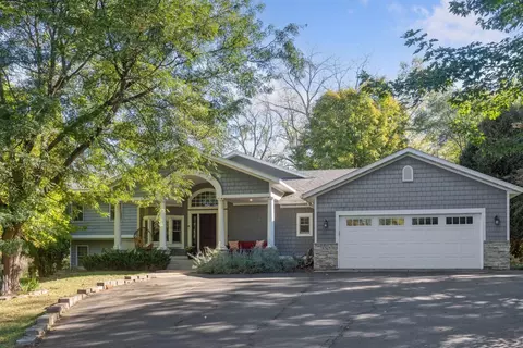 5767 Vine Hill Rd, Minnetonka, MN 55345