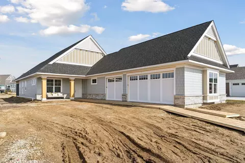 118 Spring Farm Rd, North Oaks, MN 55127