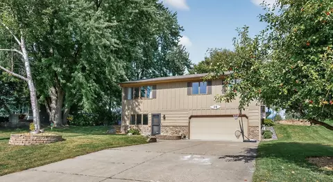 16 Heights Rd NE, Saint Michael, MN 55376