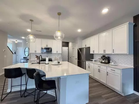 212 Junco Rd N, Lake Elmo, MN 55042