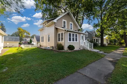 126 Cross St, North Mankato, MN 56003