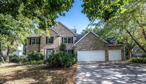 4774 Slater Rd, Eagan, MN 55122