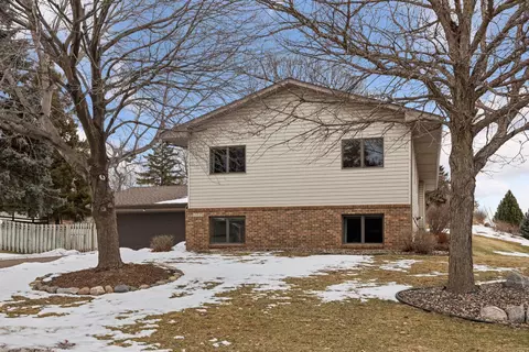 13725 Oakland Dr, Burnsville, MN 55337