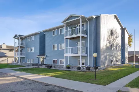 2535 25th St S #B203, Fargo, ND 58103