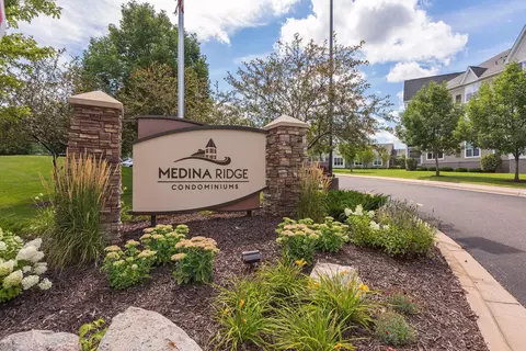 100 Clydesdale Trl #228, Medina, MN 55340