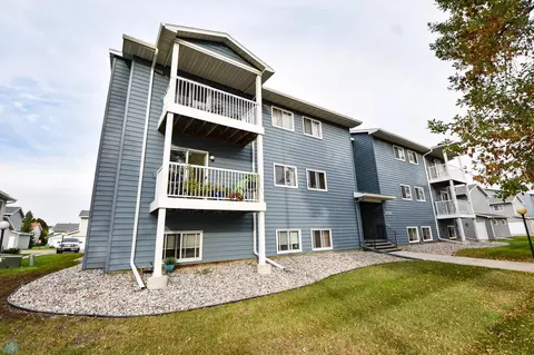 2535 25th St S #204B, Fargo, ND 58103