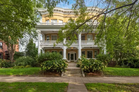 579 Summit Ave #105, Saint Paul, MN 55102