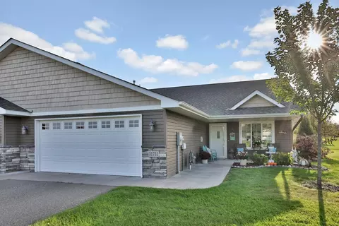 31731 Mcguire Trl, Lindstrom, MN 55045