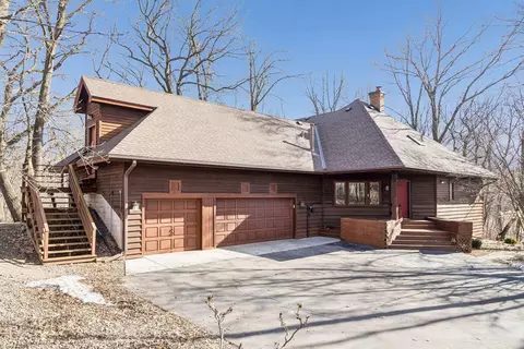 4425 Holm Oak Ln N, Oakdale, MN 55128