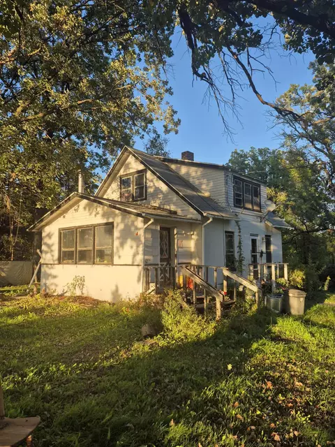 18528 Pioneer Rd, Pine City, MN 55063