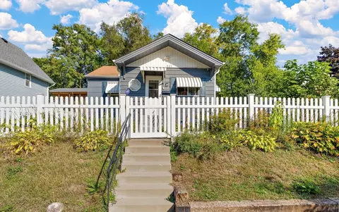 525 Lawson Ave E, Saint Paul, MN 55130
