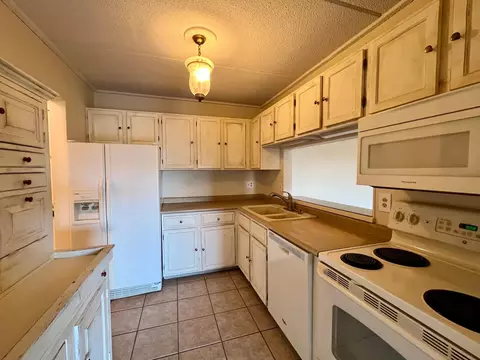 10501 Cedar Lake Rd #512, Minnetonka, MN 55305