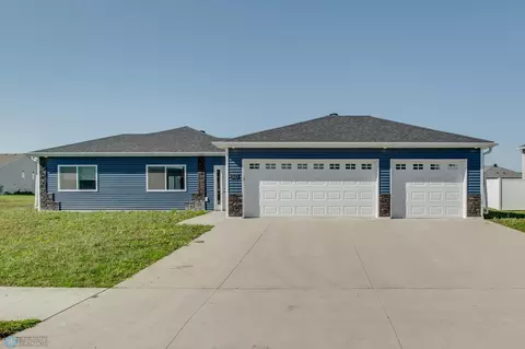 3613 18th St S, Moorhead, MN 56560