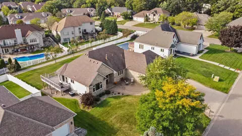 3151 Bent Tree Hills Dr, New Brighton, MN 55112